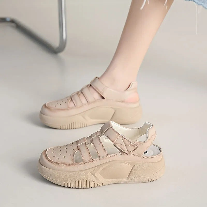 Zapatos transpirables con agujeros huecos