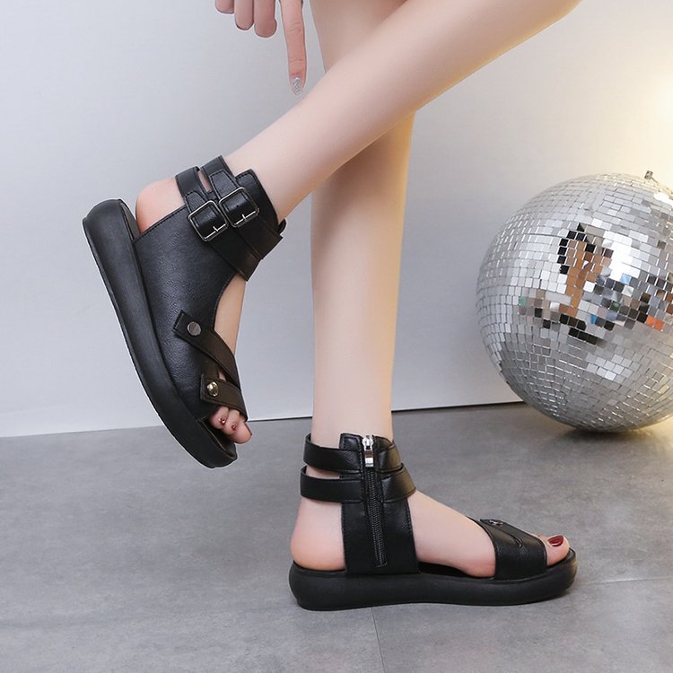 Sandalias romanas con plataforma