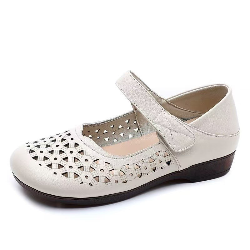 Zapatos con suela de piel de vaca y agujeros