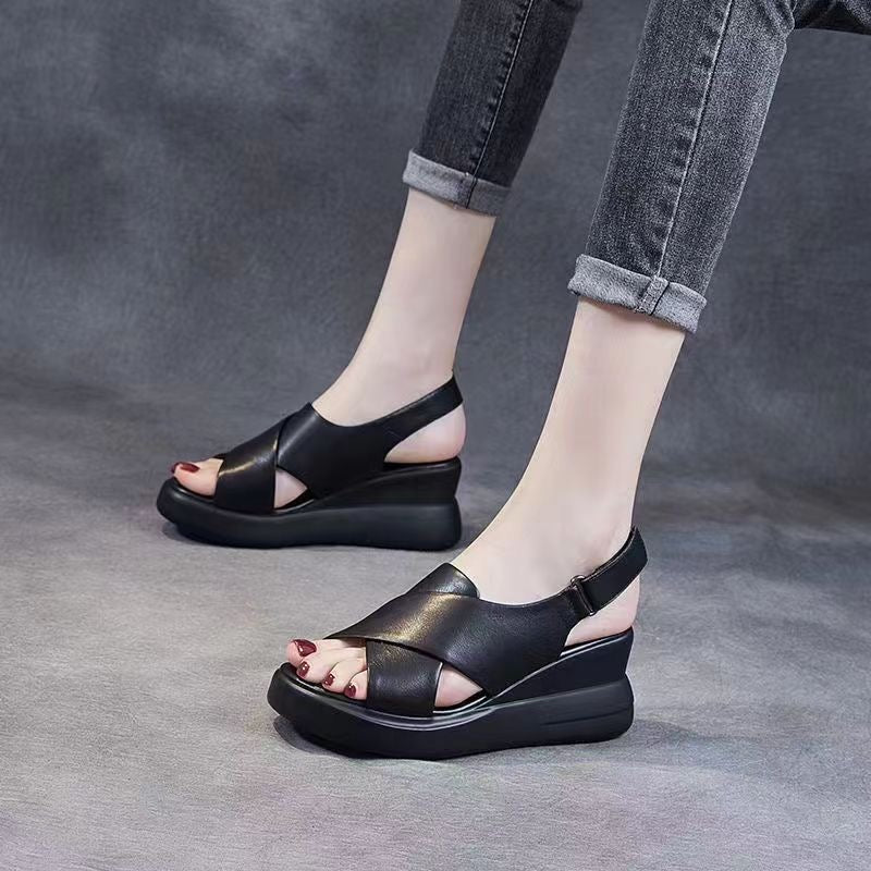 Sandalias cruzadas con cuña