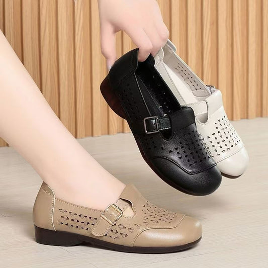 Zapatos de cuero huecos