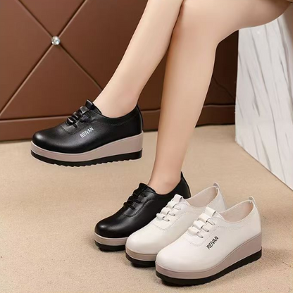 Cuñas casuales de cuero