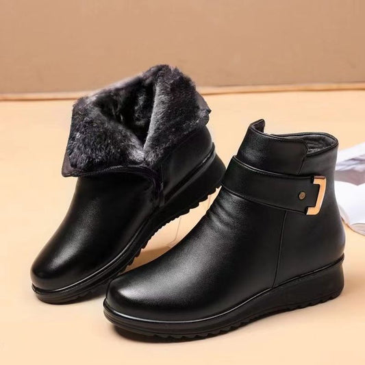 Botas de piel femenina (hebillas en forma de c)