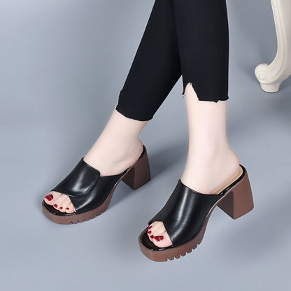 Tacones altos con forma de boca de pez